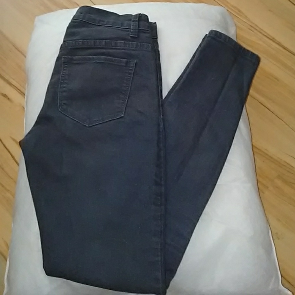 Gray Forever21 skinny jeans, size 24